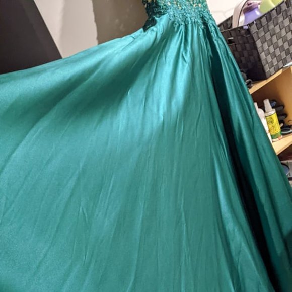 Emerald Green Sequined Beaded A-Line Ball Gown Prom Dress Open Back, NWOT - Picture 4 of 9
